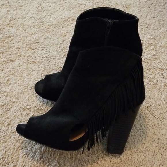 Size 7 Qupid Fringe Booties - Picture 1 of 5
